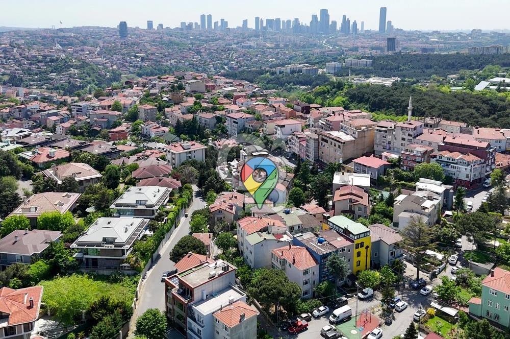 Satılık Emirgan koruya yakın müstakil 4 katlı site içerisinde