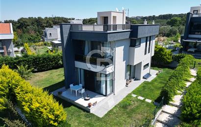 ÇANAKKALE GÜZELYALIDA HAVUZLU SİTEDE LÜKS 4+1 SATILIK VİLLA