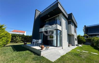ÇANAKKALE GÜZELYALIDA HAVUZLU SİTEDE LÜKS 4+1 SATILIK VİLLA