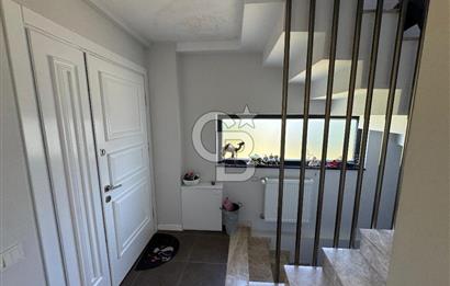 ÇANAKKALE GÜZELYALIDA HAVUZLU SİTEDE LÜKS 4+1 SATILIK VİLLA