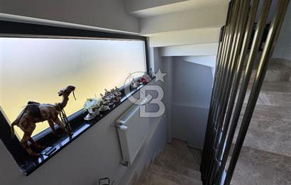 ÇANAKKALE GÜZELYALIDA HAVUZLU SİTEDE LÜKS 4+1 SATILIK VİLLA