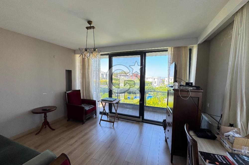 ÇANAKKALE GÜZELYALIDA HAVUZLU SİTEDE LÜKS 4+1 SATILIK VİLLA
