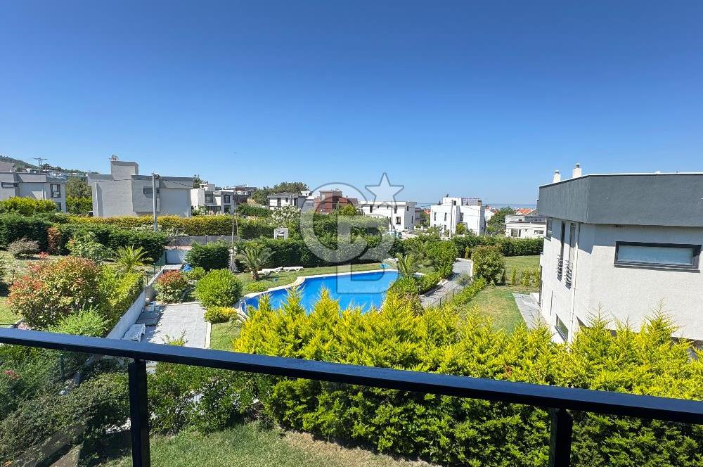 ÇANAKKALE GÜZELYALIDA HAVUZLU SİTEDE LÜKS 4+1 SATILIK VİLLA