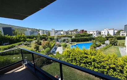 ÇANAKKALE GÜZELYALIDA HAVUZLU SİTEDE LÜKS 4+1 SATILIK VİLLA