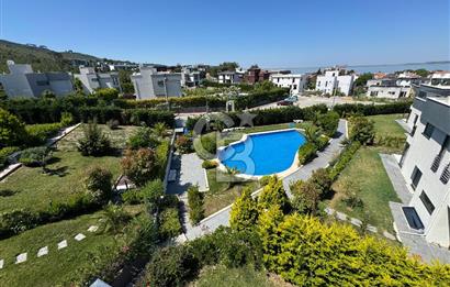 ÇANAKKALE GÜZELYALIDA HAVUZLU SİTEDE LÜKS 4+1 SATILIK VİLLA