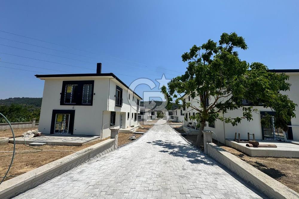 Seferihisar Kavakdere' de Doğa ile İç İçe Site İçinde Satılık Villa