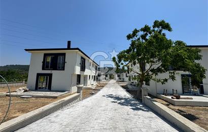 Seferihisar Kavakdere' de Doğa ile İç İçe Site İçinde Satılık Villa