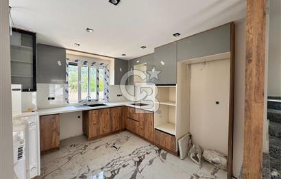 Seferihisar Kavakdere' de Doğa ile İç İçe Site İçinde Satılık Villa