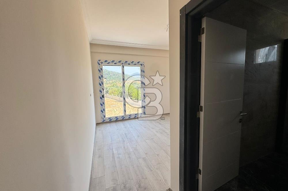 Seferihisar Kavakdere' de Doğa ile İç İçe Site İçinde Satılık Villa