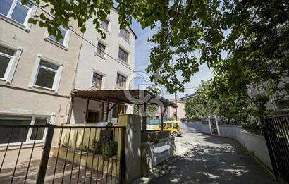 Satılık Emirgan koruya yakın müstakil 4 katlı site içerisinde
