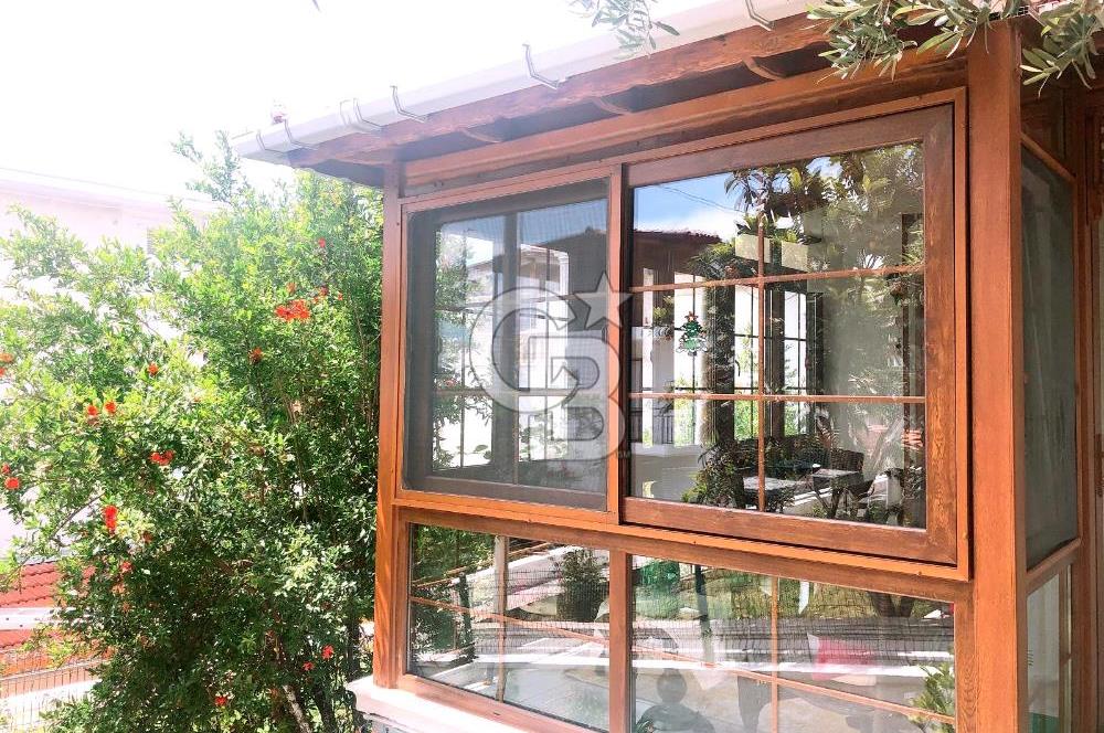 Çandarlı'da: Denize Yakın, Triplex, Özel Plajlı Satılık Yazlık 