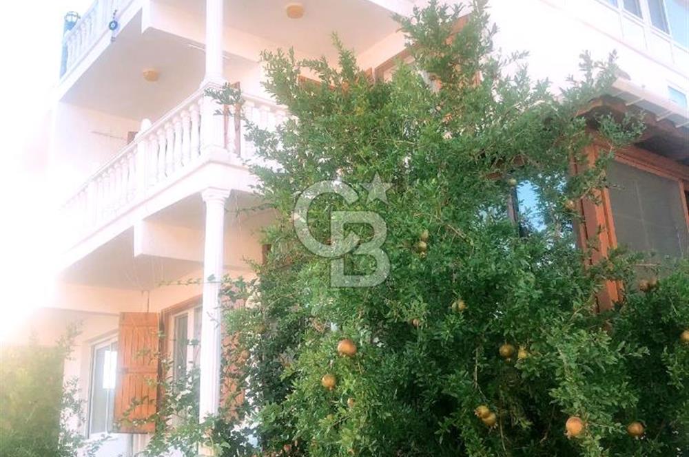 Çandarlı'da: Denize Yakın, Triplex, Özel Plajlı Satılık Yazlık 
