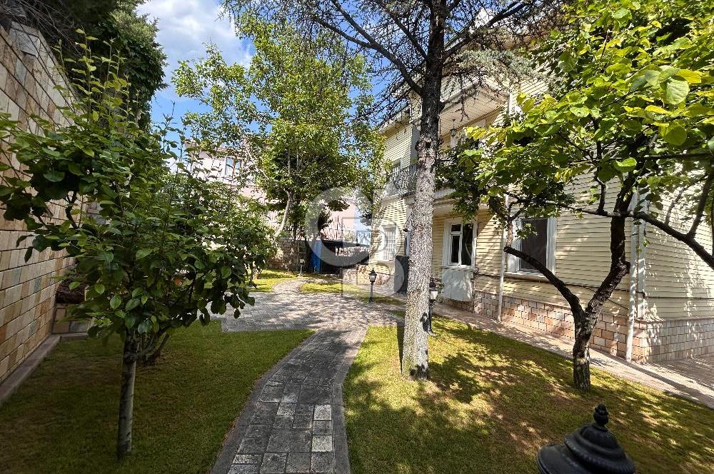 CB ERVA DAN MOGAN GÖLÜ MANZARALI KAPALI HAVUZLU SATILIK VİLLA