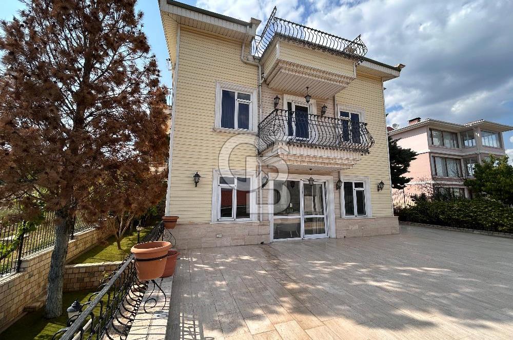 CB ERVA DAN MOGAN GÖLÜ MANZARALI KAPALI HAVUZLU SATILIK VİLLA