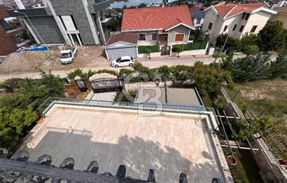 CB ERVA DAN MOGAN GÖLÜ MANZARALI KAPALI HAVUZLU SATILIK VİLLA