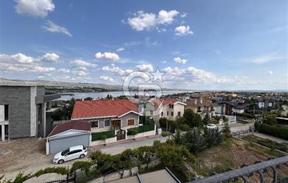 CB ERVA DAN MOGAN GÖLÜ MANZARALI KAPALI HAVUZLU SATILIK VİLLA