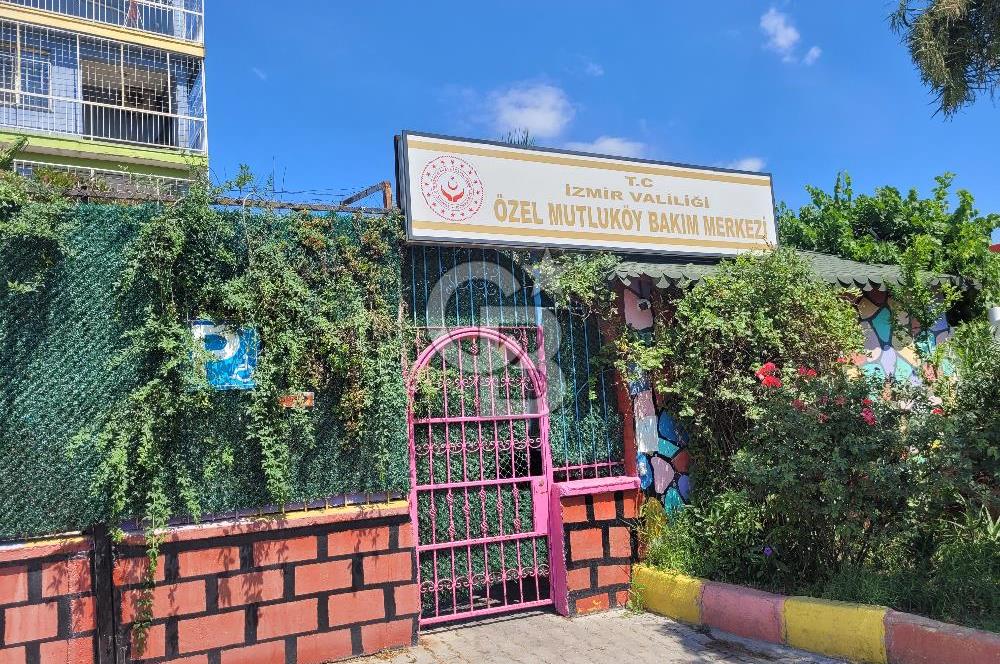 Menemen Komple Satılık Bina ve Ticari Arsa