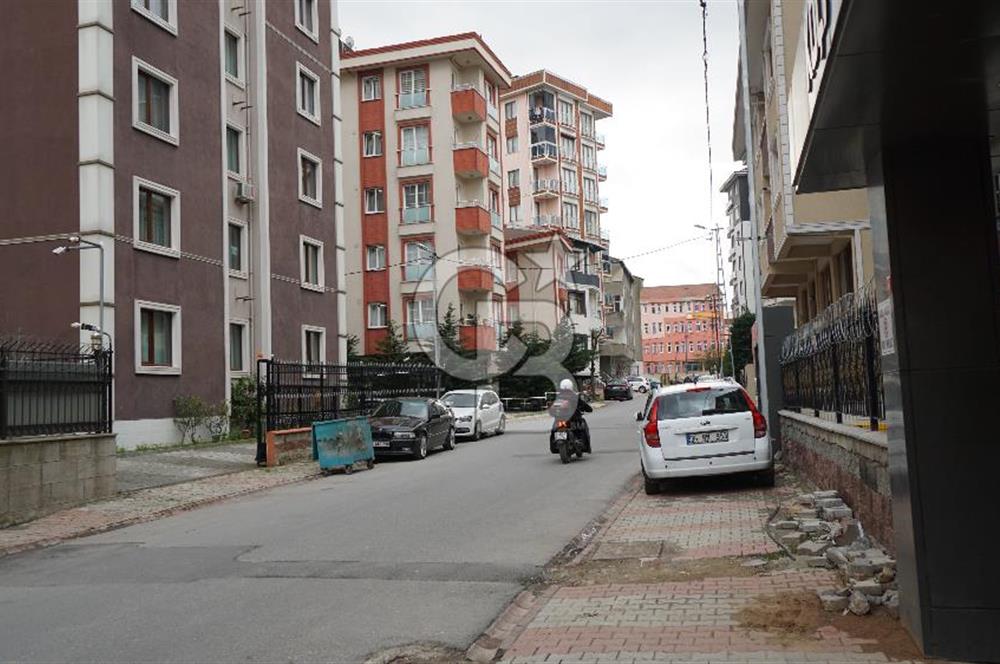ÜMRANİYE INKILAP MAH. SİTEDE 2 ODA 1 SALON 1 KATTA HASTANEYE YAKIN KONUMDA