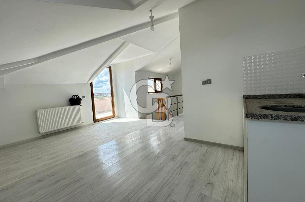 SANCAKTEPE ABDURRAHMANGAZİ DE 2+1 ÖNÜ KAPANMAZ DUBLEKS DAİRE