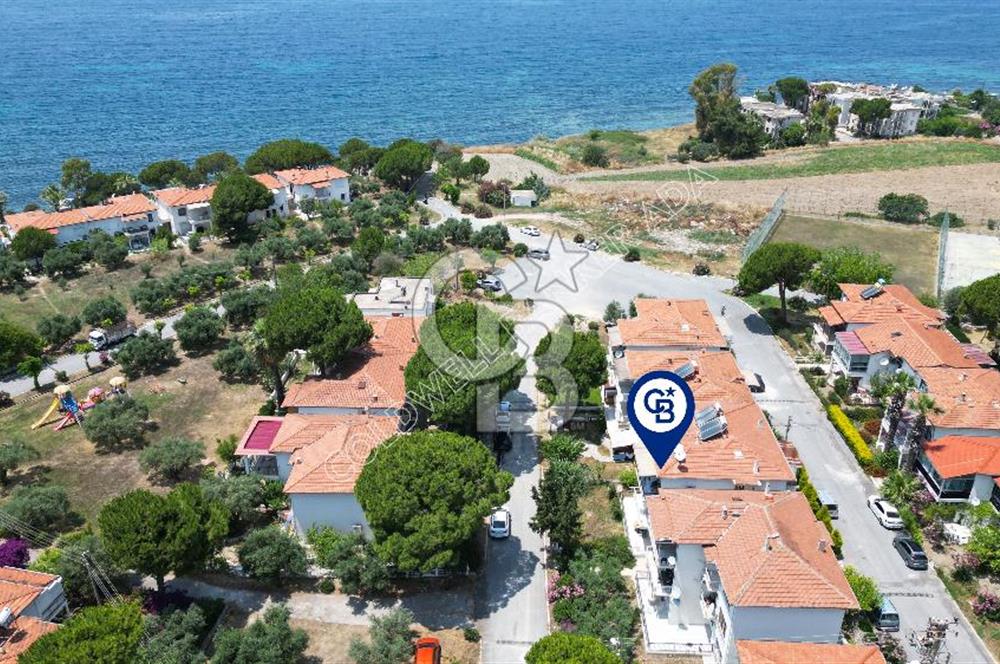 Kuşadasında Konumuyla ÖneÇıkan Satılık Bahçeli Ve Ferah 3+1Daire