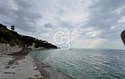Kuşadasında Konumuyla ÖneÇıkan Satılık Bahçeli Ve Ferah 3+1Daire