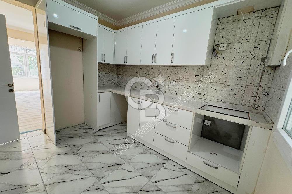 Kuşadası Merkezde Hem Yaşam Hem Gelir İçin İdeal Satılık 6+1 Villa Ve 2+1 Müştemilatı