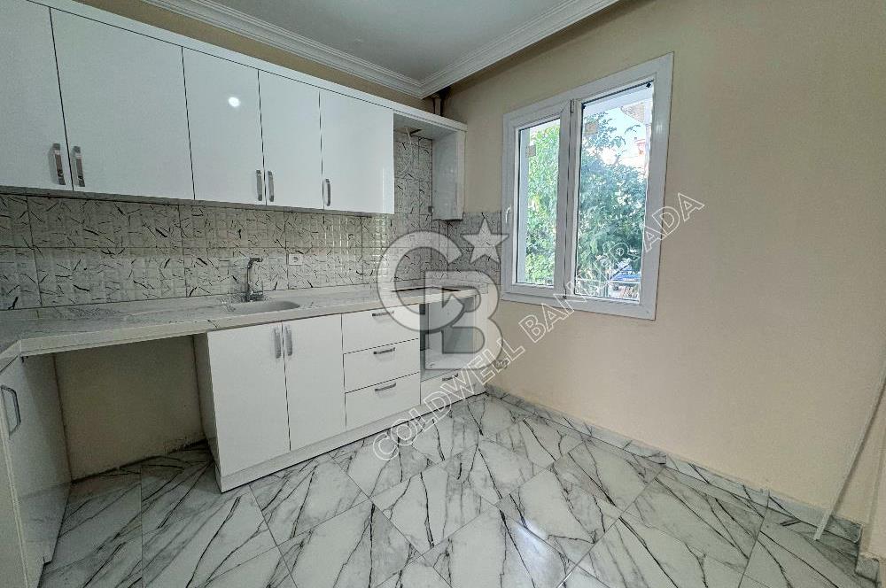 Kuşadası Merkezde Hem Yaşam Hem Gelir İçin İdeal Satılık 6+1 Villa Ve 2+1 Müştemilatı