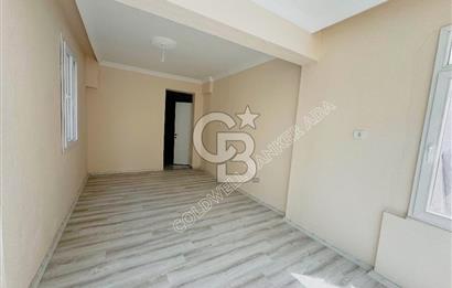 Kuşadası Merkezde Hem Yaşam Hem Gelir İçin İdeal Satılık 6+1 Villa Ve 2+1 Müştemilatı