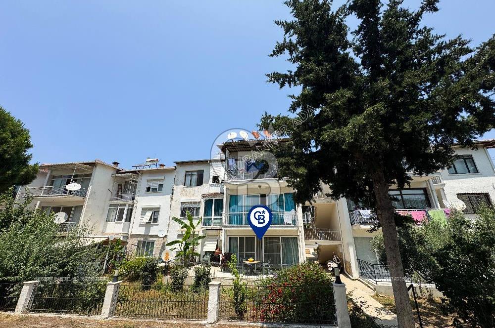 Kuşadasında Konumuyla ÖneÇıkan Satılık Bahçeli Ve Ferah 3+1Daire