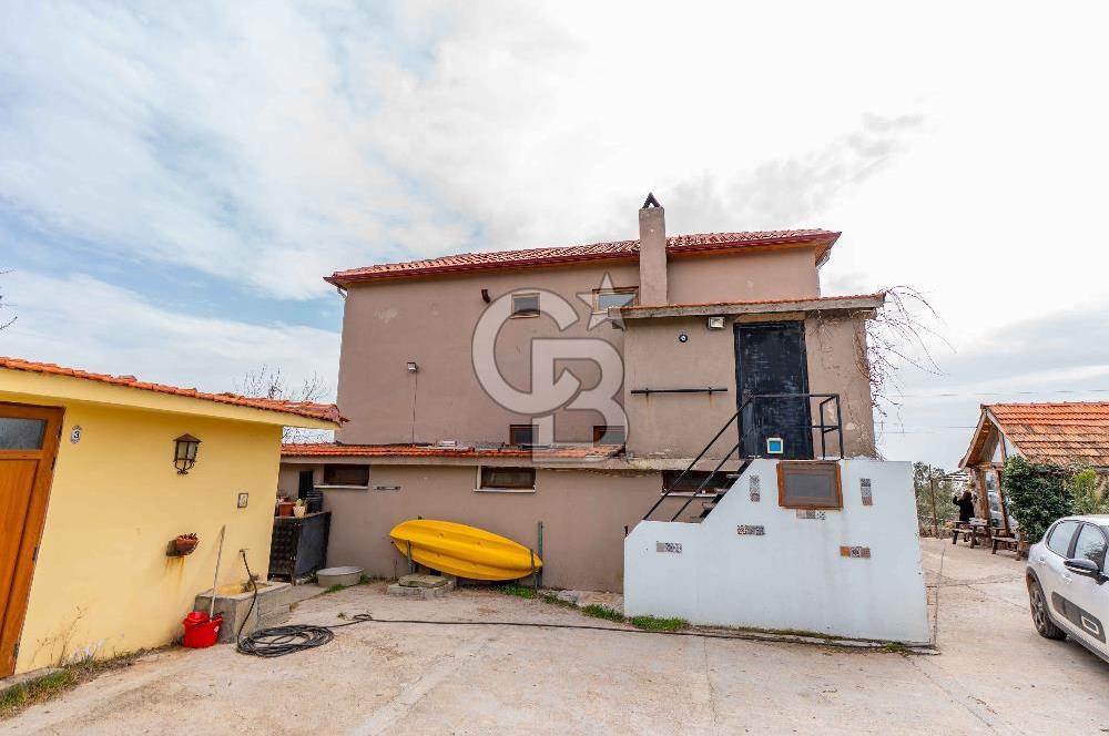 ÇANAKKALE AYVACIK SAZLI KÖYÜ 6.250 M2 ARSA VE TAŞ EV