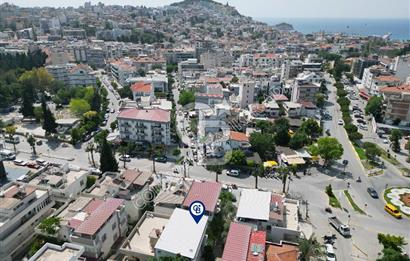 Kuşadası Merkezde Hem Yaşam Hem Gelir İçin İdeal Satılık 6+1 Villa Ve 2+1 Müştemilatı