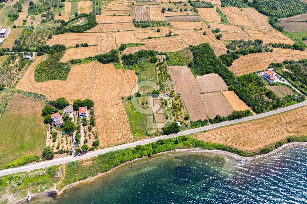 LAPSEKİ SULUCA'DA EŞSİZ BOĞAZ VE KÖPRÜ MANZARALI SATILIK TARLA