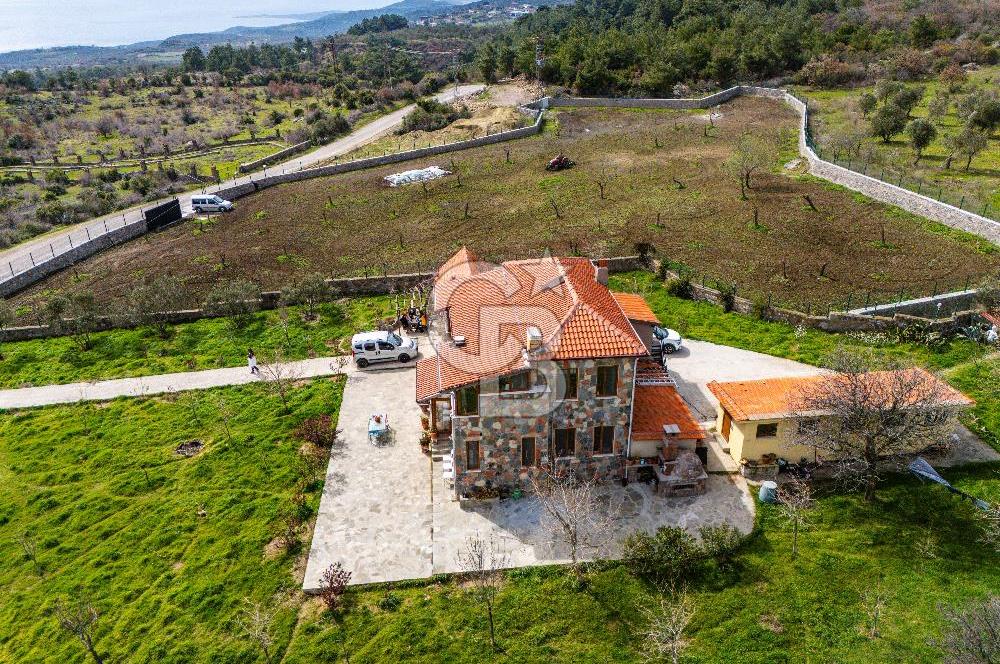 ÇANAKKALE AYVACIK SAZLI KÖYÜ 6.250 M2 ARSA VE TAŞ EV