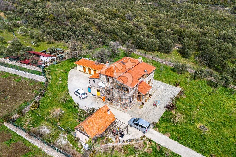 ÇANAKKALE AYVACIK SAZLI KÖYÜ 6.250 M2 ARSA VE TAŞ EV