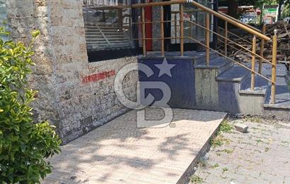 FENERBAHÇE STADININ KARŞISINDA GENİŞ DIŞ ALANLI DÜKKAN 