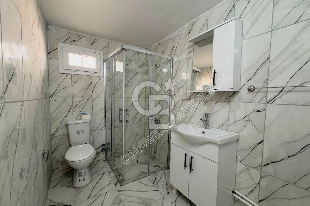 Kuşadası Merkezde Hem Yaşam Hem Gelir İçin İdeal Satılık 6+1 Villa Ve 2+1 Müştemilatı