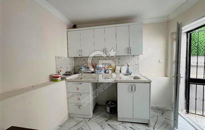 Kuşadası Merkezde Hem Yaşam Hem Gelir İçin İdeal Satılık 6+1 Villa Ve 2+1 Müştemilatı