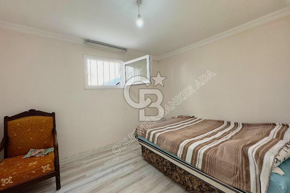 Kuşadası Merkezde Hem Yaşam Hem Gelir İçin İdeal Satılık 6+1 Villa Ve 2+1 Müştemilatı