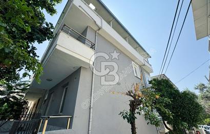 Kuşadası Merkezde Hem Yaşam Hem Gelir İçin İdeal Satılık 6+1 Villa Ve 2+1 Müştemilatı
