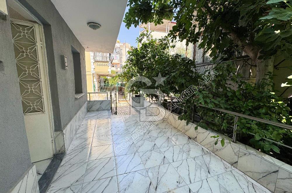 Kuşadası Merkezde Hem Yaşam Hem Gelir İçin İdeal Satılık 6+1 Villa Ve 2+1 Müştemilatı