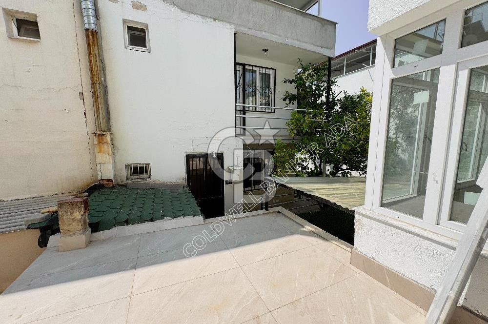 Kuşadası Merkezde Hem Yaşam Hem Gelir İçin İdeal Satılık 6+1 Villa Ve 2+1 Müştemilatı