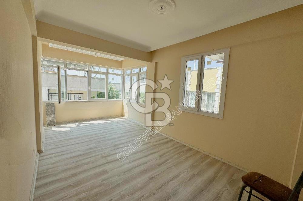 Kuşadası Merkezde Hem Yaşam Hem Gelir İçin İdeal Satılık 6+1 Villa Ve 2+1 Müştemilatı