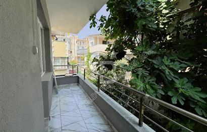 Kuşadası Merkezde Hem Yaşam Hem Gelir İçin İdeal Satılık 6+1 Villa Ve 2+1 Müştemilatı
