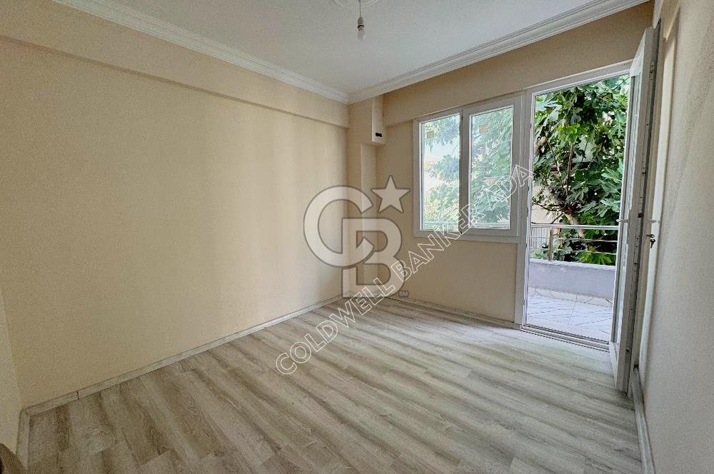 Kuşadası Merkezde Hem Yaşam Hem Gelir İçin İdeal Satılık 6+1 Villa Ve 2+1 Müştemilatı