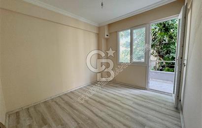 Kuşadası Merkezde Hem Yaşam Hem Gelir İçin İdeal Satılık 6+1 Villa Ve 2+1 Müştemilatı