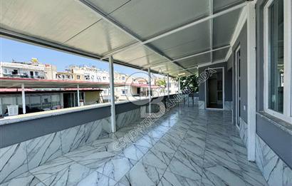 Kuşadası Merkezde Hem Yaşam Hem Gelir İçin İdeal Satılık 6+1 Villa Ve 2+1 Müştemilatı