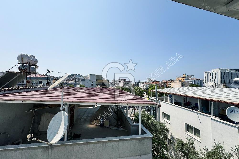 Kuşadası Merkezde Hem Yaşam Hem Gelir İçin İdeal Satılık 6+1 Villa Ve 2+1 Müştemilatı