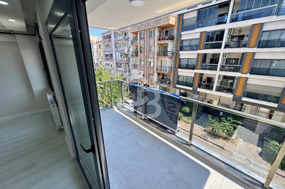 İZMİR KARŞIYAKA BAHÇELİEVLER’DE  KOMPLE TADİLATLI ARA KAT 3+1 DAİRE