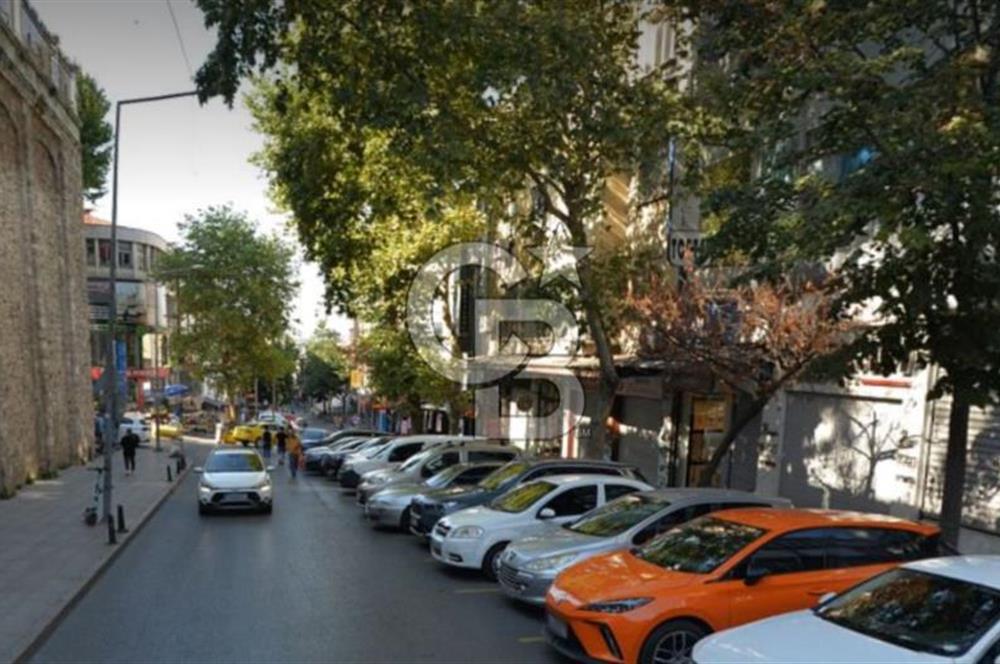EMİNÖNÜ MERCAN' DA 30M2, KİRACISIZ SATILIK DÜKKAN