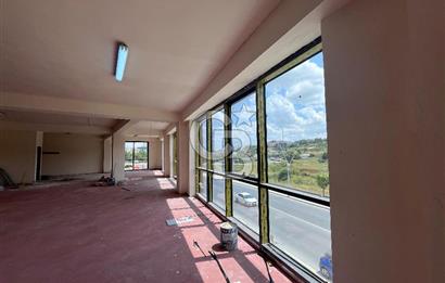 HADIMKÖY 899 M² CADDE ÜZERİ 5 KATLI KİRALIK PLAZA